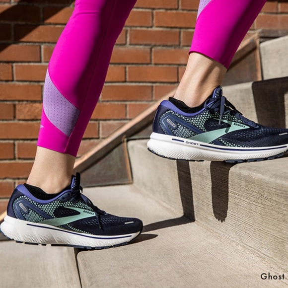 New listing! - ☝️one more available! - Brooks Ghost 👻 size 7.5 - Picture 2 of 8